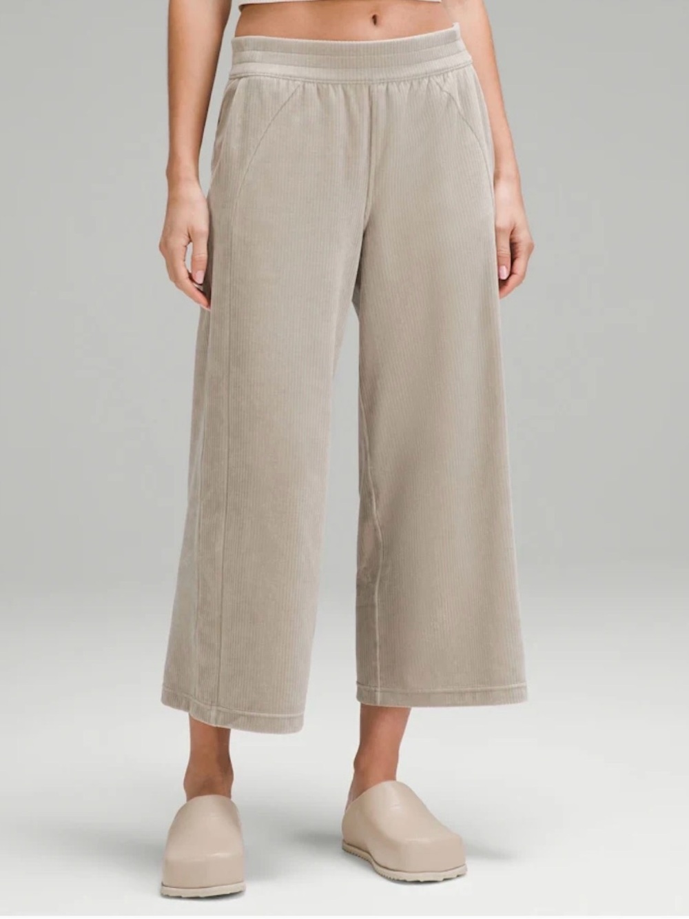 lululemon Scuba Mid-Rise Wide-Leg Crop Velvet Cord